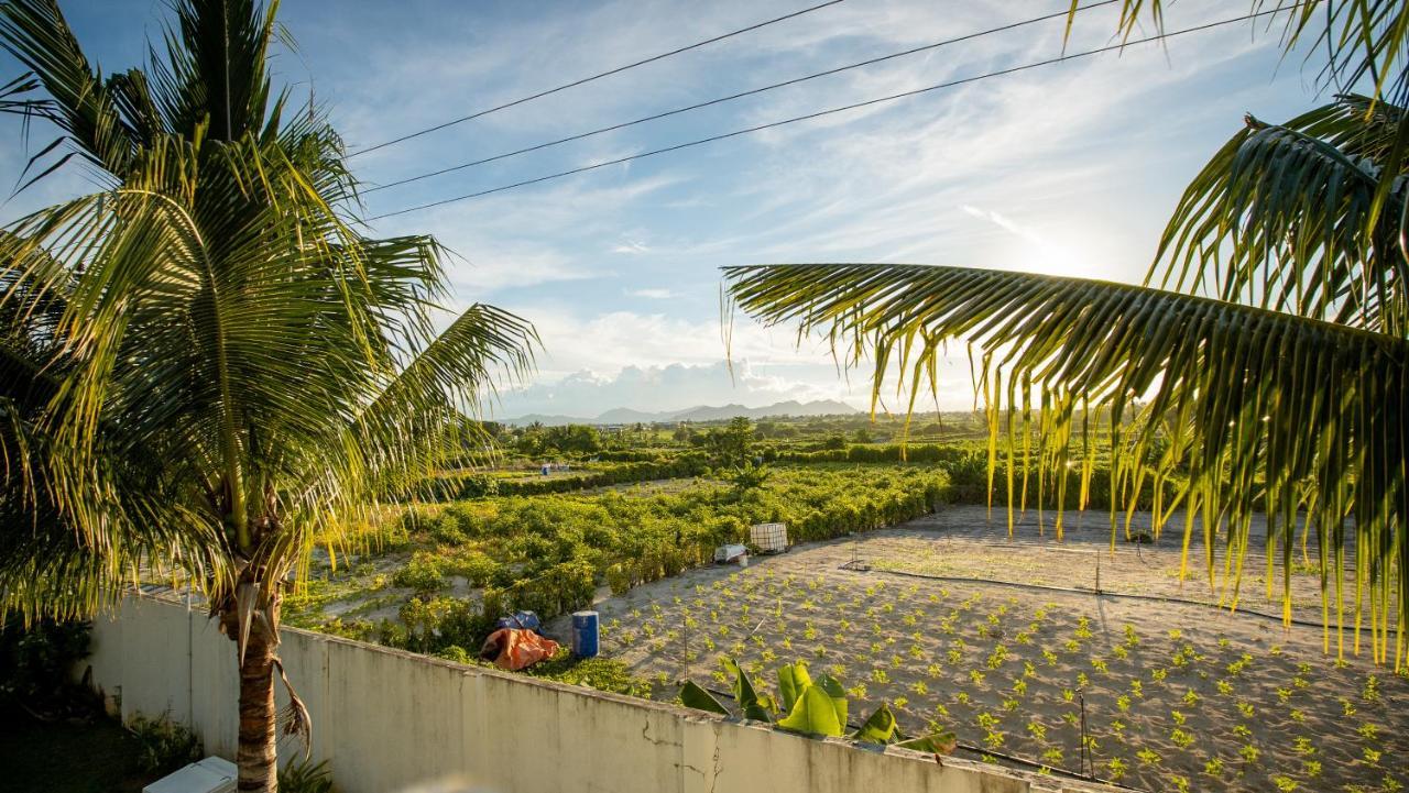 Villa Angelou - Sunlit Beach Getaway With Pool And Wifi Belle Mare Ngoại thất bức ảnh